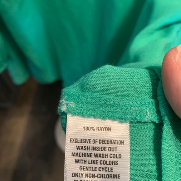 Crown&ivy plus size‎ Ruffle Puff 3/4 sleeve top . Gently worn - Picture 3 of 7